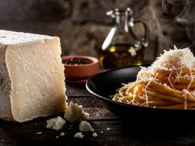 Pecorino Romano: Aktuelle Einblicke in den Salzigen König der Schafskäse