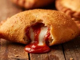 Panzerotti aus Apulien: Alles, was Feinschmecker über das Streetfood-Phänomen wissen müssen