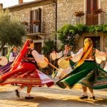 Tarantella & Volkstänze: Ein Feuerwerk der Lebensfreude