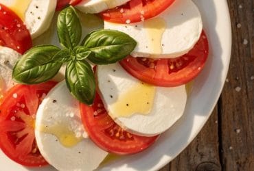 Caprese Salat: Mehr als nur Tomate-Mozzarella – Neuigkeiten und Fakten zum italienischen Klassiker