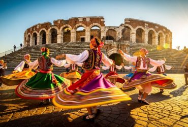Tarantella und Volkstänze: Ein Wirbelwind aus Leidenschaft und Tradition